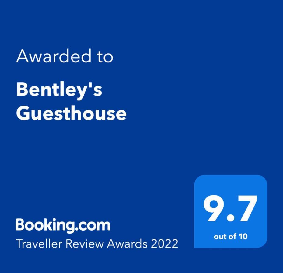 Bentley'S Guesthouse โบลแบร์กสตรานด์ ภายนอก รูปภาพ